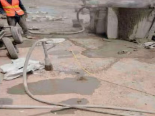 双桥水泥混凝土路面板底注浆技术 路面脱空注浆整治方案